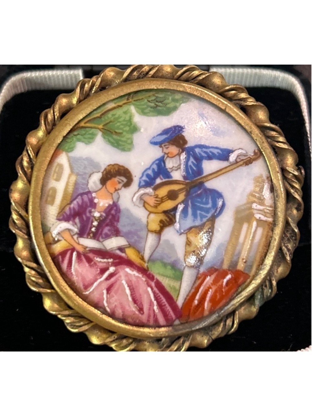 Women's vintage Limoges Gold & White Hand-Painted Brooch Pin with trombone clasp